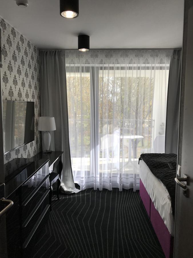 Axel Boutique Jacuzzi & Sauna Дзивнув Экстерьер фото