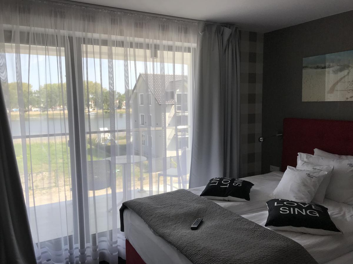 Axel Boutique Jacuzzi & Sauna Дзивнув Экстерьер фото